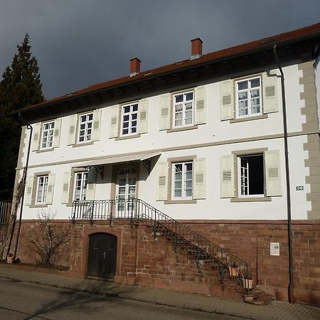 Alte Apotheke Bed & Breakfast Karlsbad Eksteriør bilde